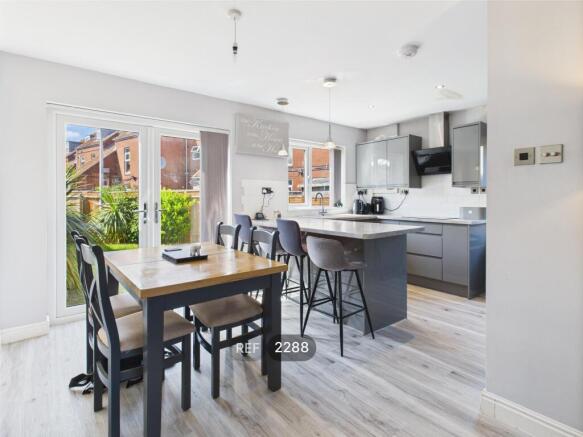 Kitchen & Living area