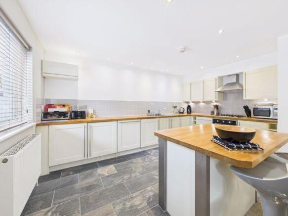 Kitchen breakfast area