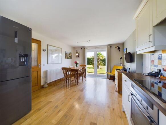 Kitchen / Dining room