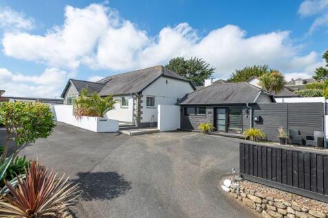 Canonstown, Hayle - Four bedroom home and detached studio