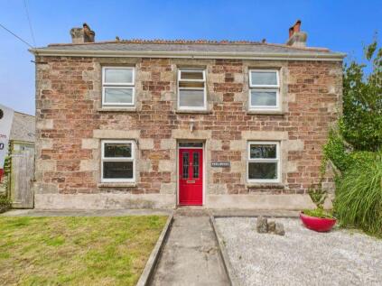 Vogue, Redruth - Detached character property