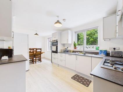 Falmouth, Chain free sale