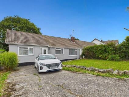 Green Lane, Penryn - Spacious bungalow