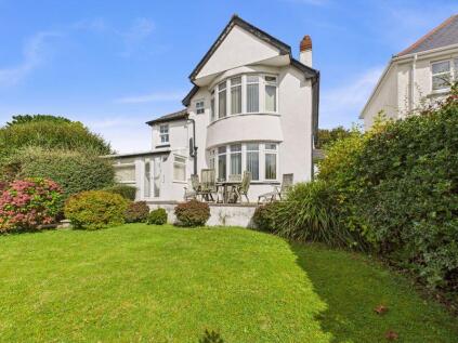 West Park, Redruth - Substantial detached house offering versatile accommodation