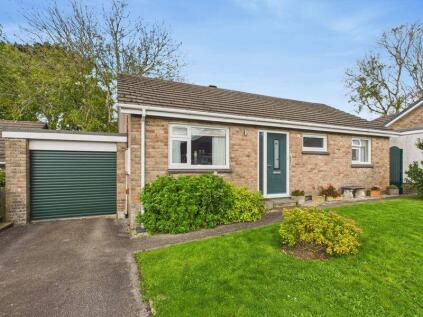 Little Treloweth, Pool - Superbly presented two bedroom detached bungalow. Viewing essential.