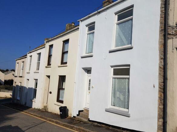 3 Bedroom House To Rent In New Windsor Terrace Falmouth Tr11