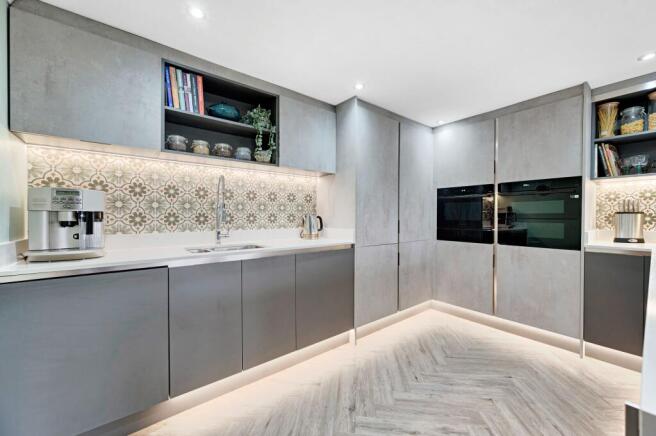 Family Kitchen / Dining Room