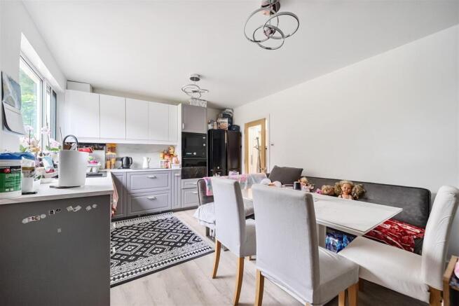Kitchen/Dining Area