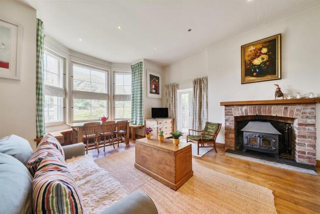 Sitting/Dining Room