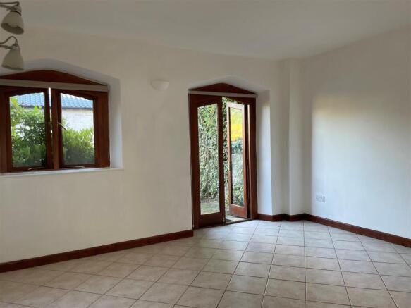 Living  Area.jpg
