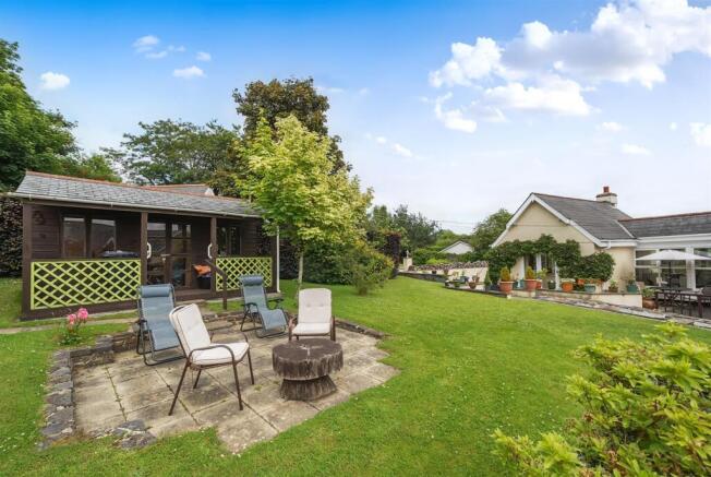 Side Garden and Summerhouse