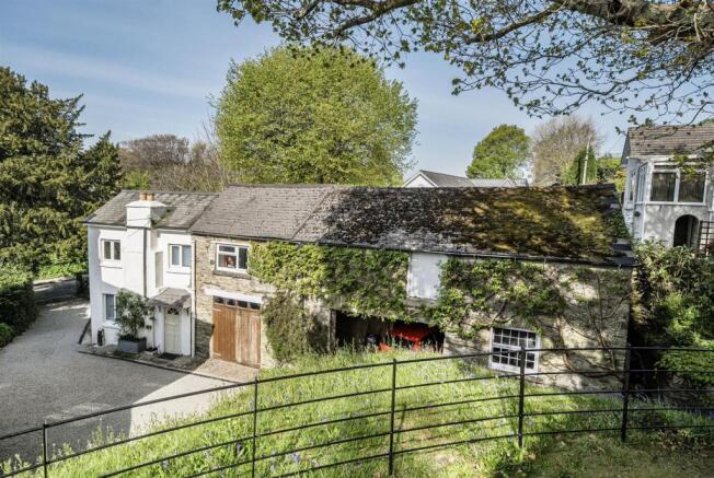Cottage and Coach House