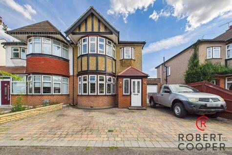 Abbotsbury Gardens, Pinner, HA5