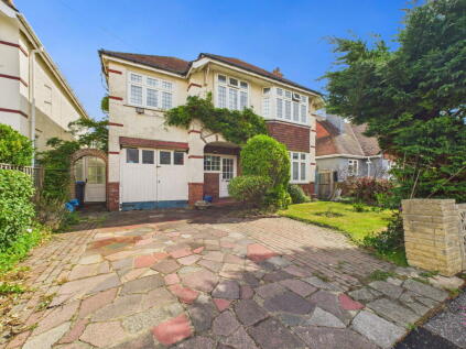 Wallace Avenue, Worthing, BN11