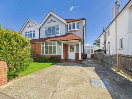 West Avenue, Worthing, BN11