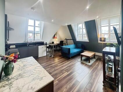 Pearl Chambers, East Parade