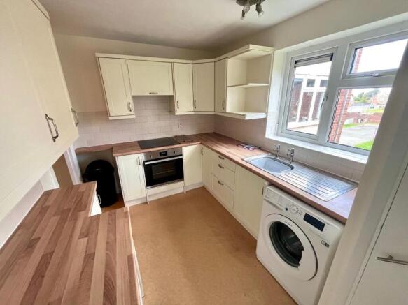 KITCHEN 2.jpg