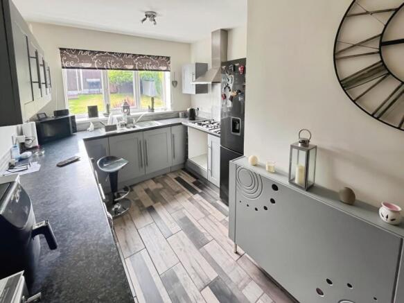 KITCHEN 1.jpg