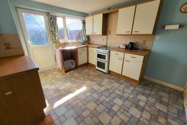 Kitchen/ Dining 
