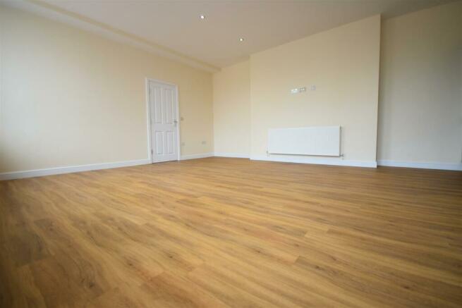 Kitchen/Lounge area