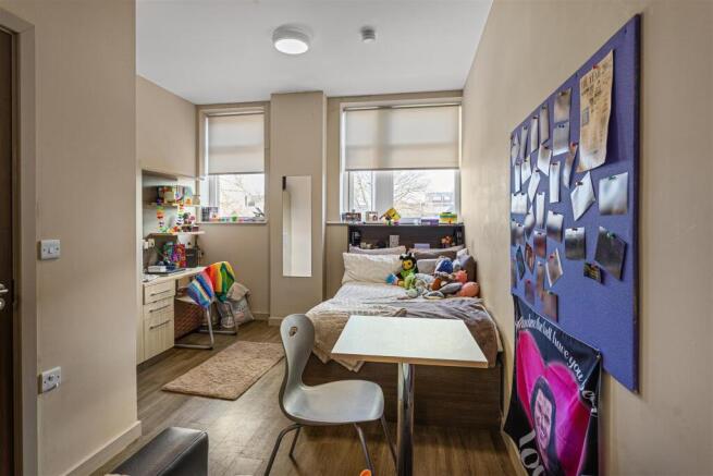 Flat_25_Rathmell_Hall_1.jpg