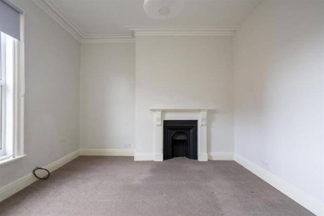Flat_3_9_Wenlock_Terrace_2.jpg