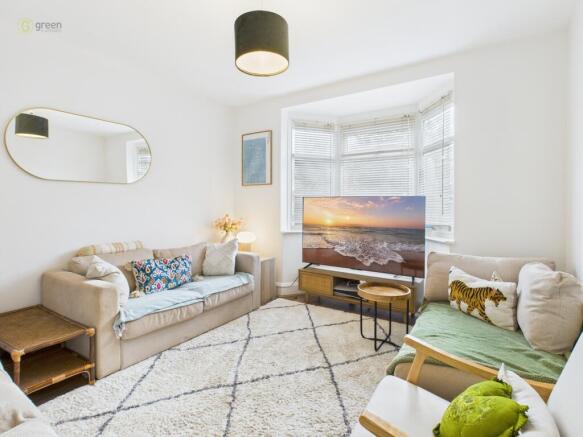 cam05459g0pr0077still015