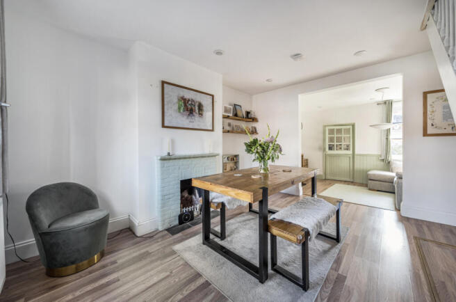 1332315-4-688ceca...