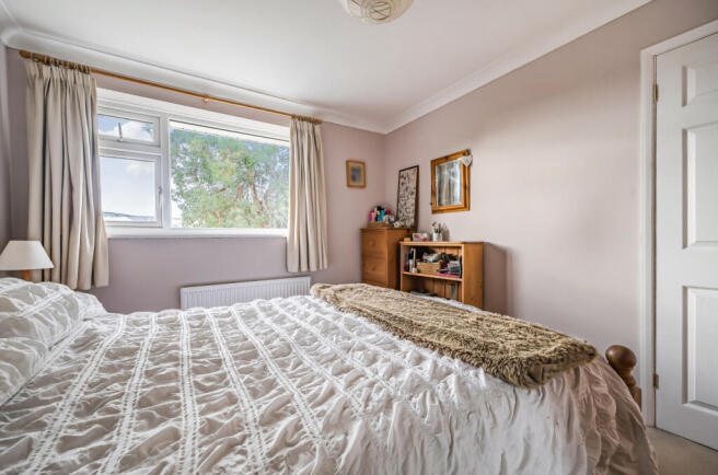 1370287-19-68f600...