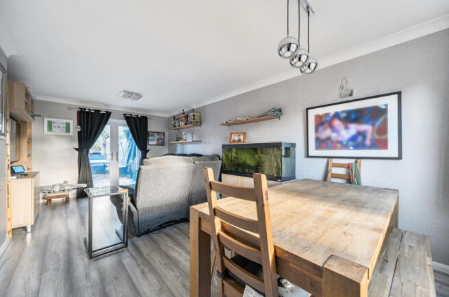 1382443-4-691eea5...