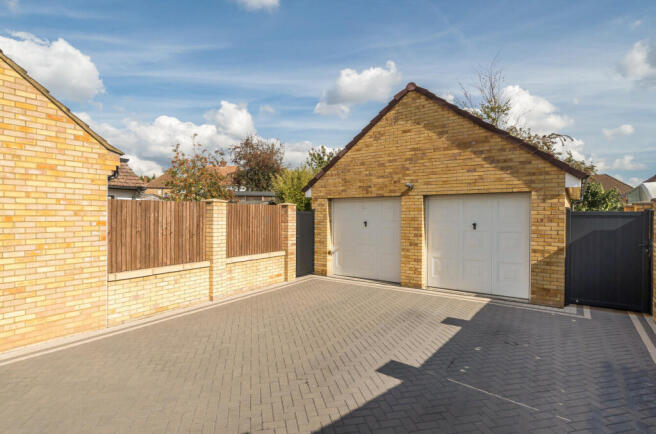 1359942-19-68da84...