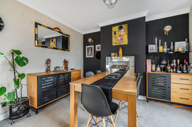 1381052-15-692596...