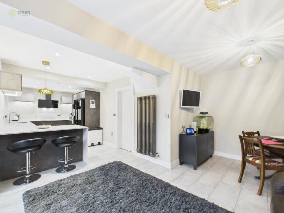 cam03830g0pr0250still019