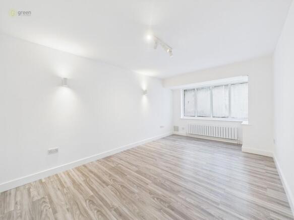 CAM01698G0-PR0122...