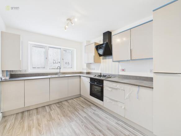 cam01698g0pr0122still010