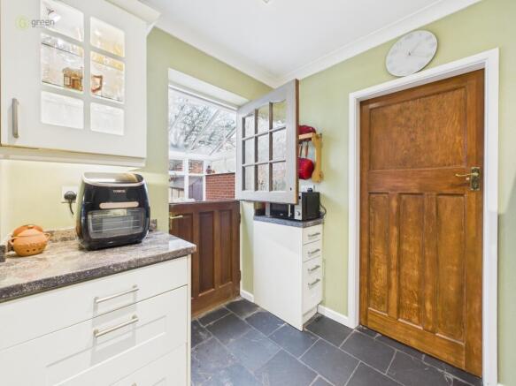 cam04914g0pr0334still006