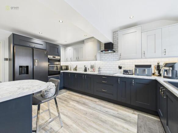 cam01698g0pr0132still005