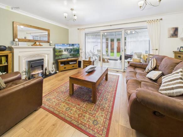 cam01698g0pr0132still013