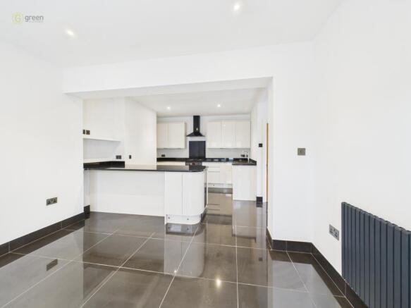 cam01698g0pr0144still012