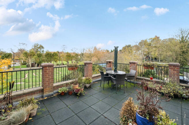 1384006-14-691f33...