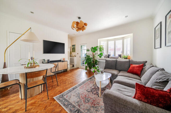 1395676-6-695f9c5...