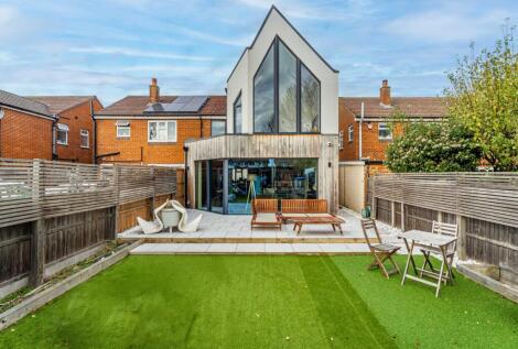 Nelson Avenue, St. Albans, Hertfordshire, AL1