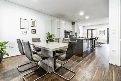 Springfield Lane, Salford, M3