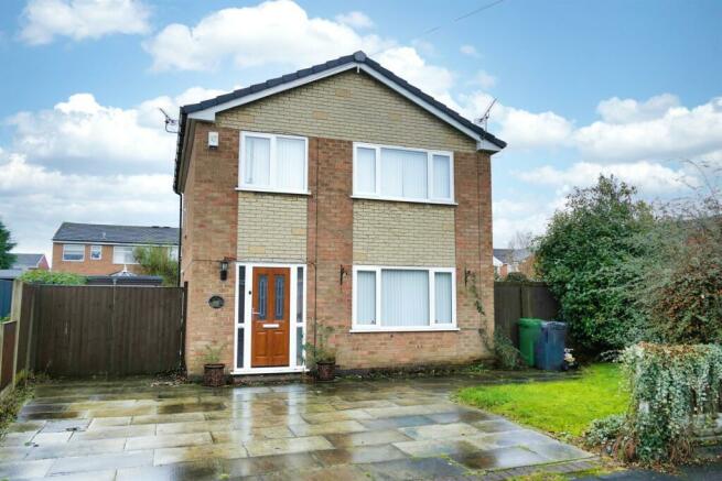 3 bedroom detached house for sale in Epping Drive Woolston