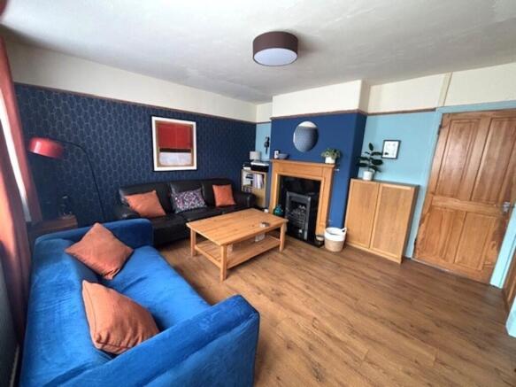 burrows7lounge1