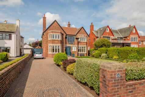 Inner Promenade, Fairhaven, FY8