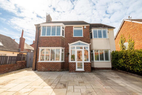 Dorset Road, Lytham St. Annes, FY8