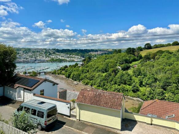 Views Towards Royal Naval College & Dartmouth.JPG