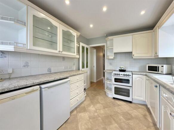 Kitchen_.jpg