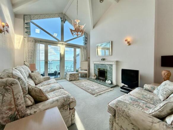 Lounge Area.JPG